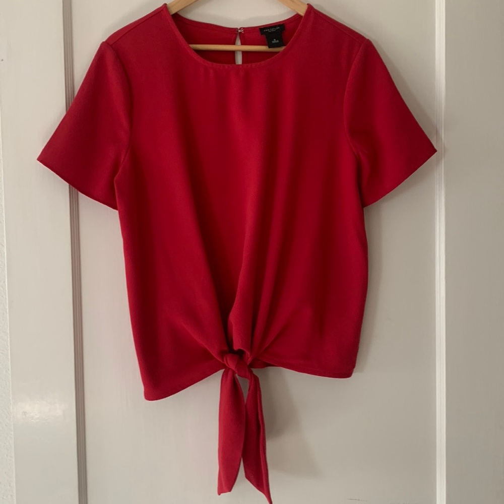 Ann Taylor factory pink top. Size small.